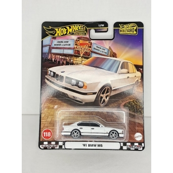 Hot Wheels 1:64 Boulevard - BMW M5 1991 white